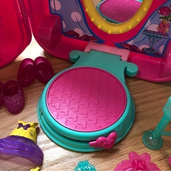 Disney Minnie Mouse Dress Up N Go Bowtique Runway Play Set Snap On Clothes - Picture 8 of 9